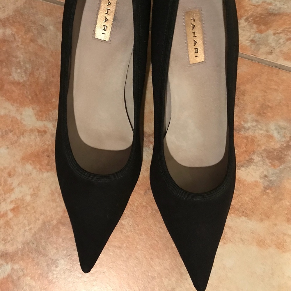 Tahari Shoes pre owned